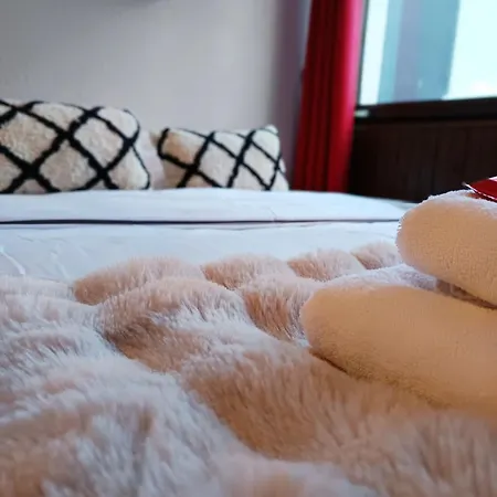 : Intime Au Bord Du Des Gaillands Et Pistes De Daire